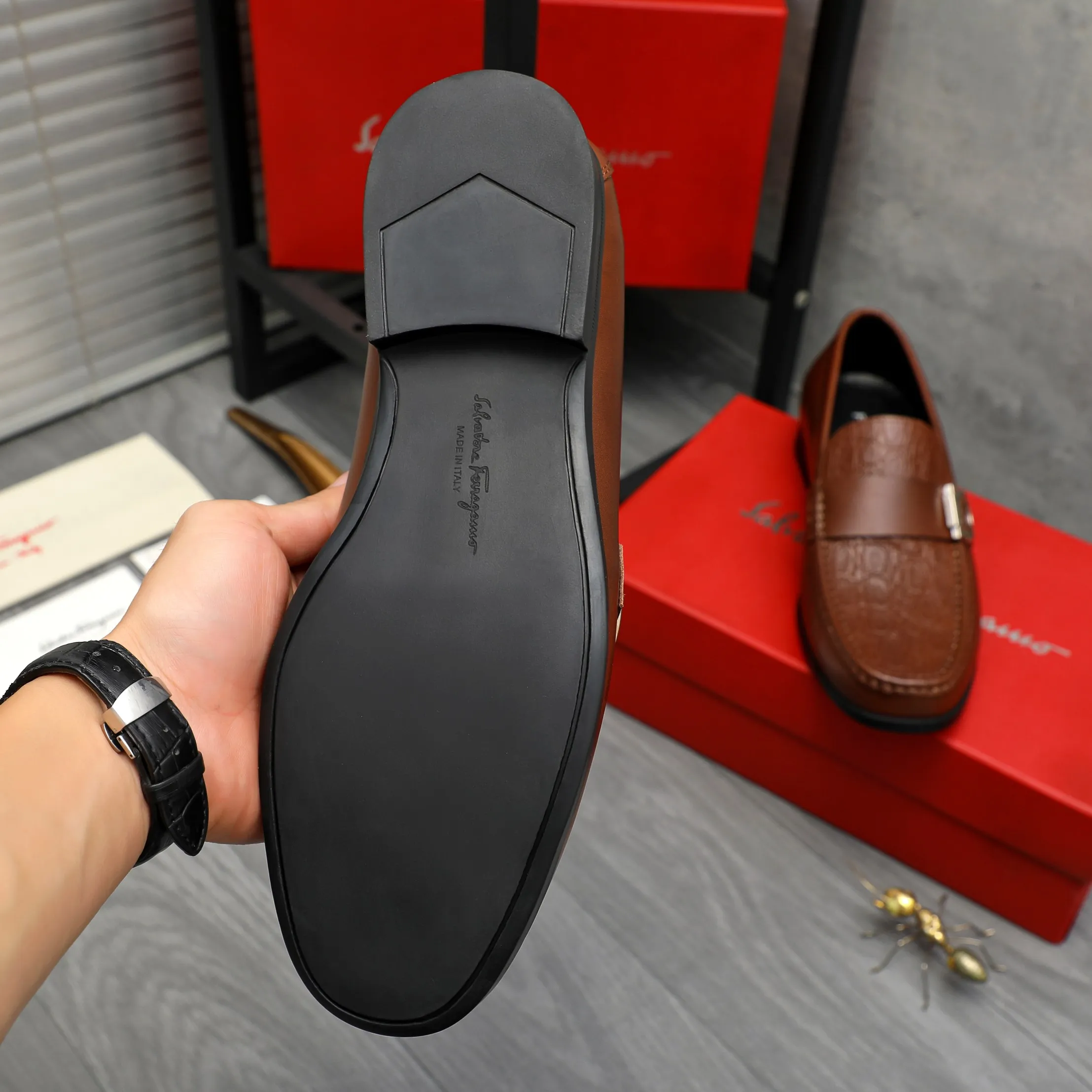 Men's shoes 💰p460 Product trademark: Ferragamo " Ferragamo ] Business slip-on leather shoes Regular size: 38-45 Product material: Selected stone grain cowhide upper, cowhide lining, original rubber outsole